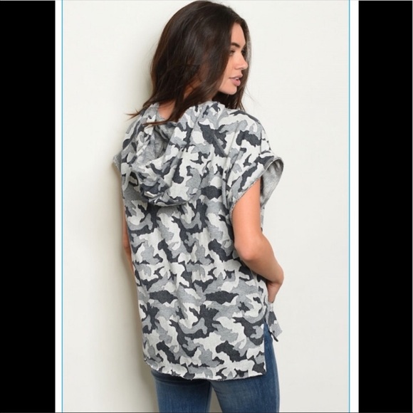 Camo Short Sleeve Hoodie - Picture 3 of 6